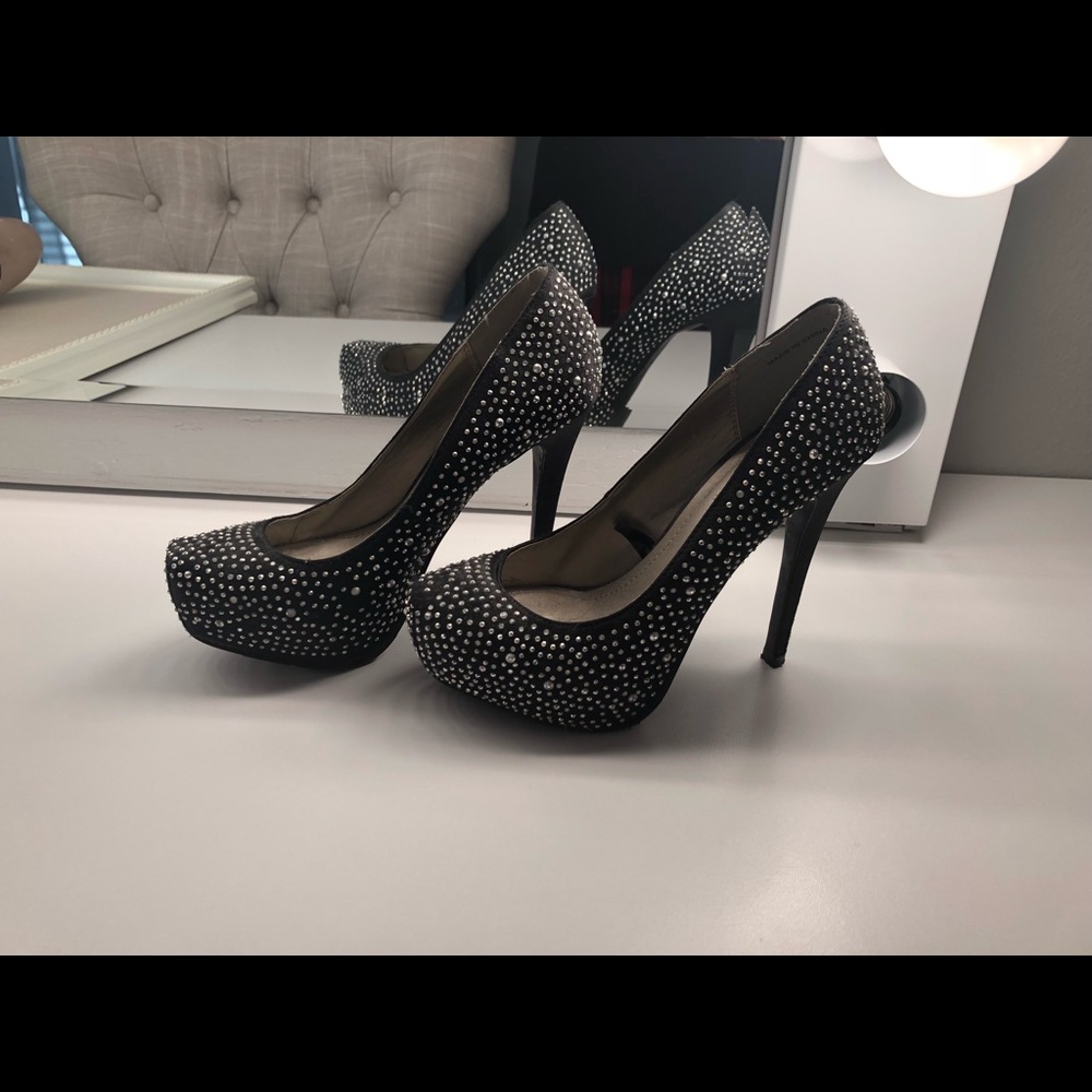 Heels - Picture 2 of 2
